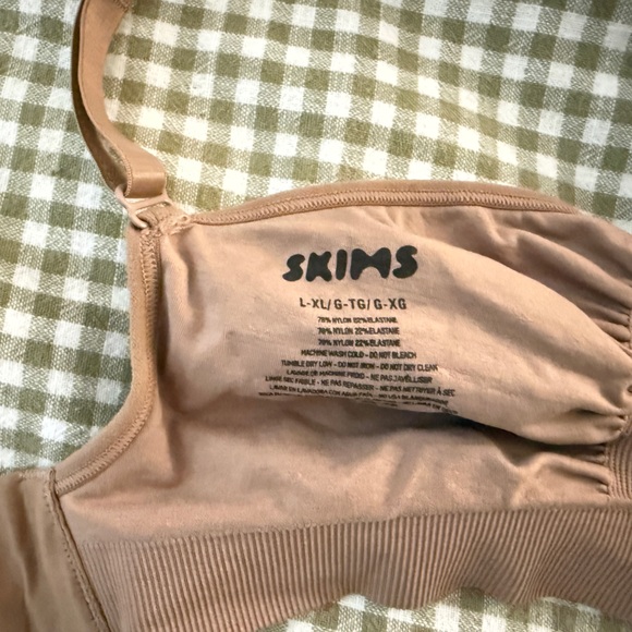 Skims Nursing Bra - Picture 4 of 4
